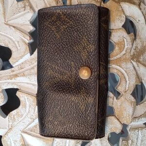 Sale ~ Louis Vuitton Multicles 4 Key Holder